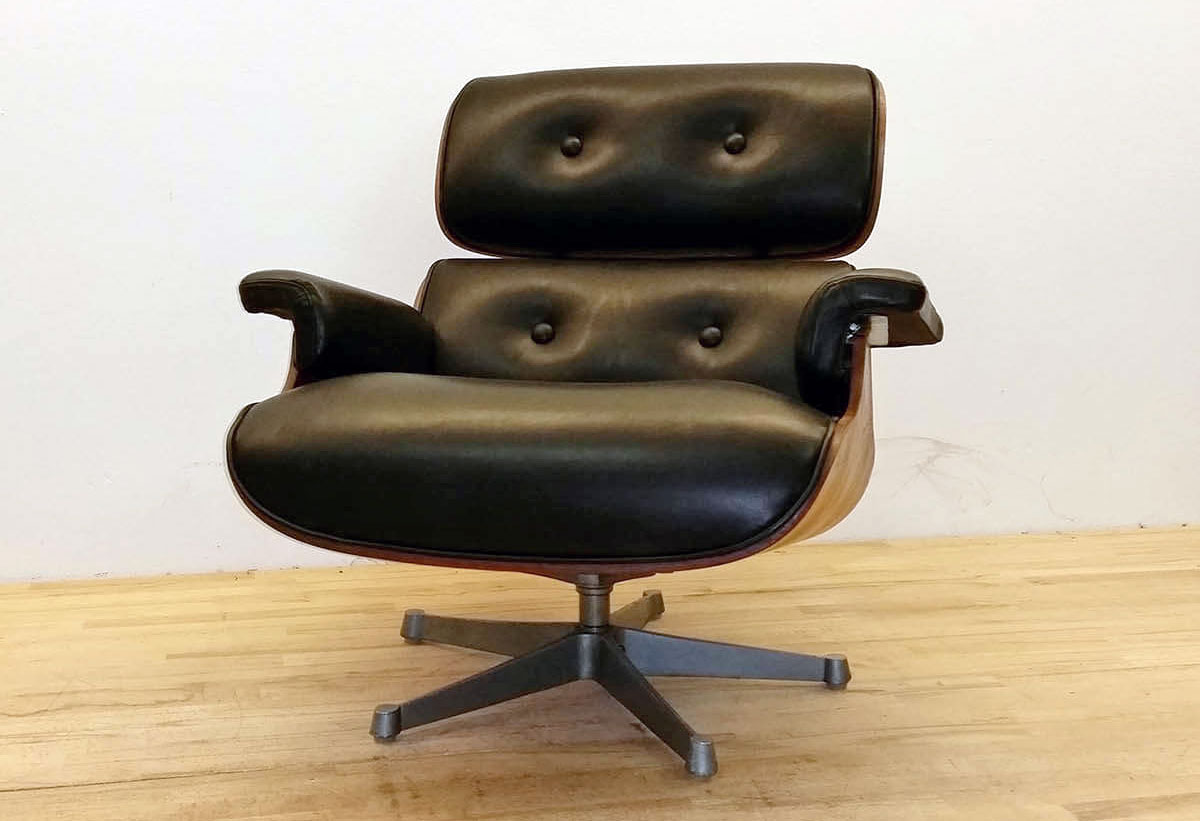 Aufbereitung eines Charles Eames Lounge Chair (1956)